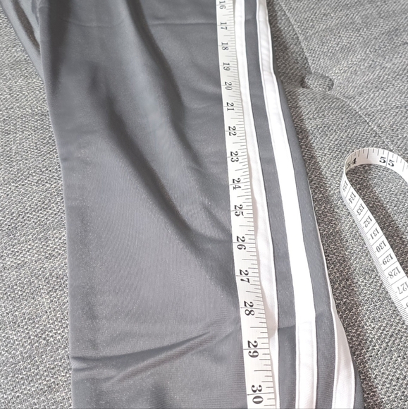 Adidas Mens, Jacket and taper Pants Green size XL, SUITS MULTI  SPORT grey four. - Picture 14 of 16